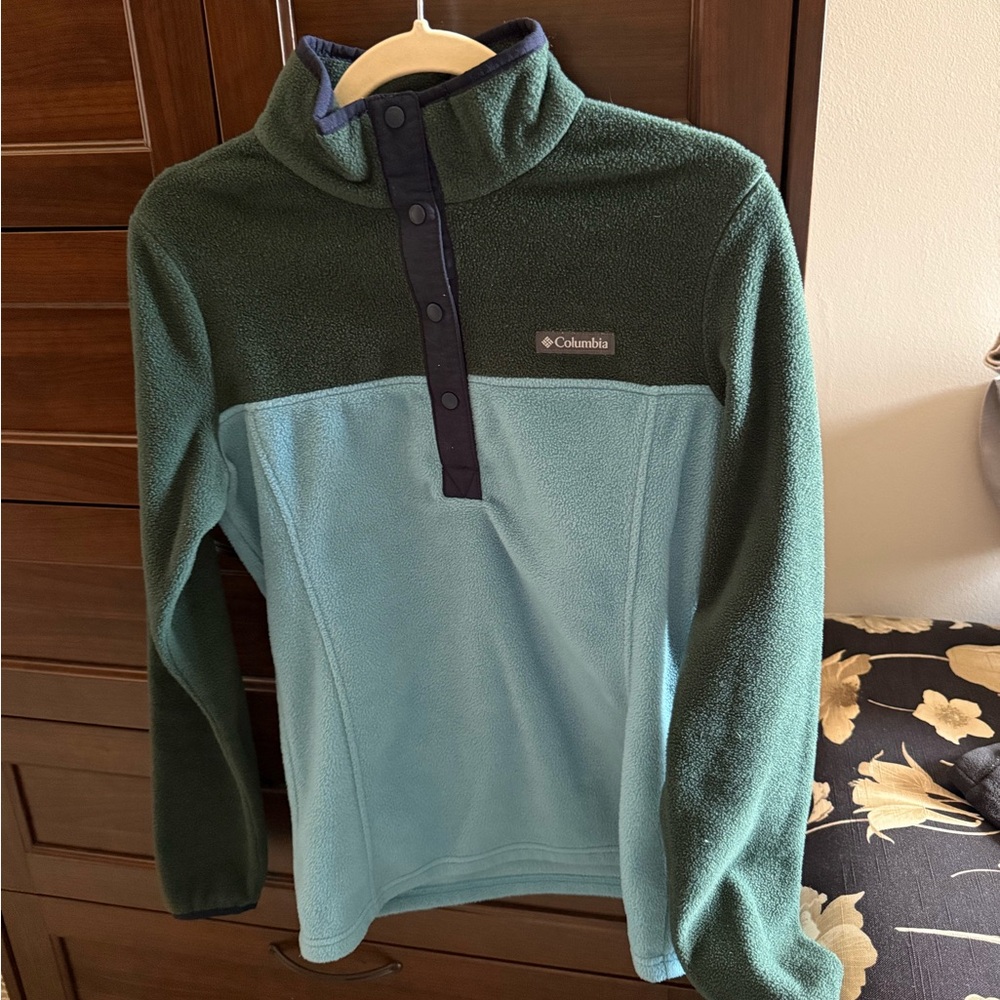 Columbia Women’s Two-Tone Button Up Sweater